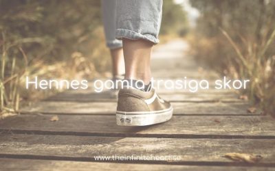 Hennes gamla trasiga skor